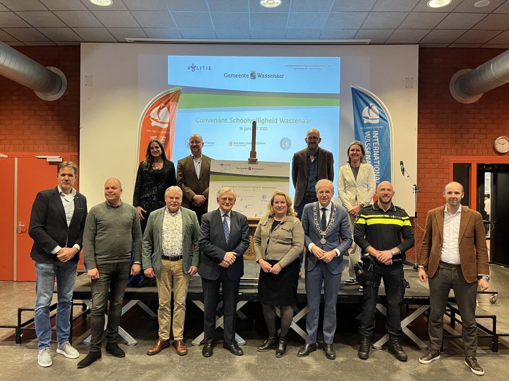 Nieuw convenant schoolveiligheid getekend op het Rijnlands Lyceum in Wassenaar. Als onderwijspartij strijdt D66 al jaren voor inclusieve en veilige scholen. Veiligheid is immers de basis voor ontwikkeling van onze Wassenaarse jeugd.
#Onderwijs #Veiligheid #D66 #Wassenaar