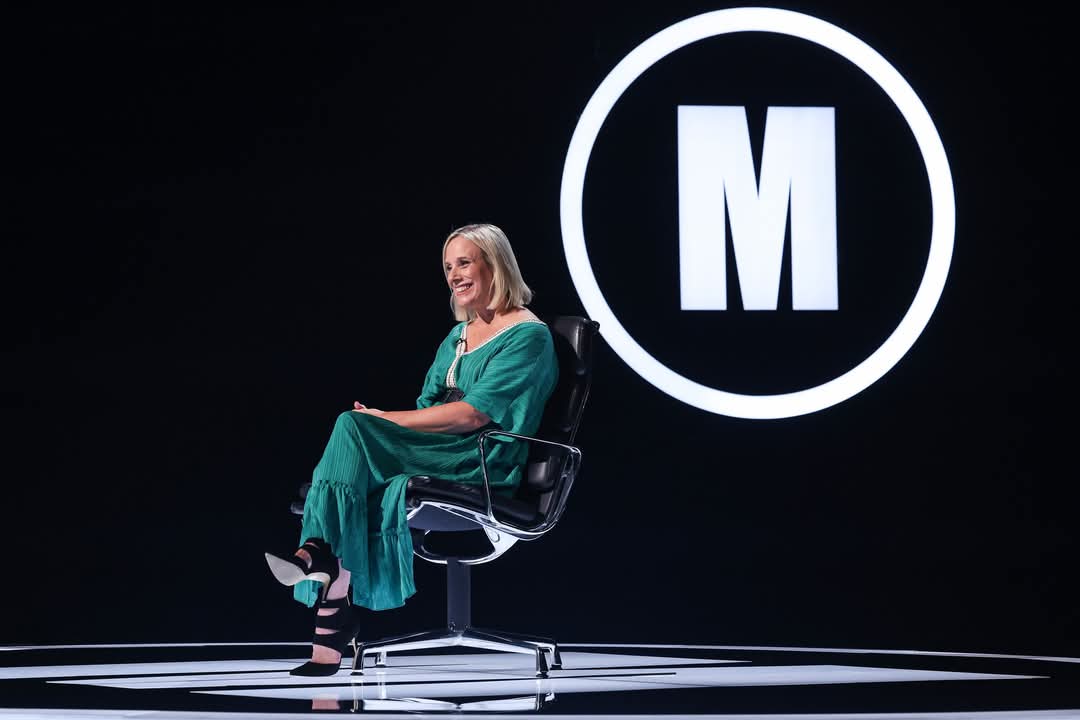 Good luck to former Buscot mum &amp; loyal supporter <a href="/RealKirstOBrien/">Kirsten O'Brien</a> who takes to the #BlackChair TONIGHT representing BIBS charity on Celebrity Mastermind!

Tune in <a href="/BBCTwo/">BBC Two</a> 7.30pm

See how she gets on with her specialist subject 'The Life of Daphne du Maurier' #CelebrityMastermind