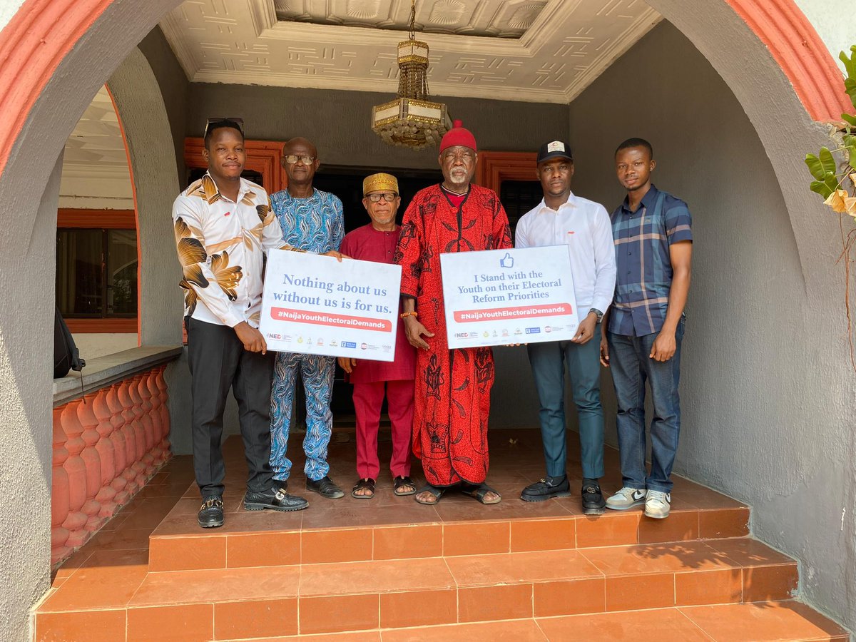 Libera_nig's tweet photo. #YERP_Naija

In Owerri, Imo State Capital, our team paid an advocacy visit to HRM Eze Dr. Innocent C. Opara (Oshimiri), the Traditional Ruler of Orji Ancient Kingdom in Owerri North LGA. https://t.co/ukRo2YuTZn