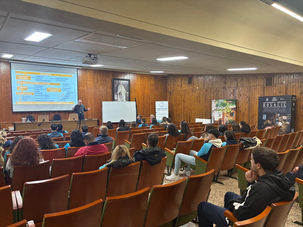 JesuitaAlicante's tweet photo. La semana pasada, nuestros monitores de @macabisport se reunieron con Carlos Mulas SJ y Fran Moreno para reflexionar sobre su papel en la formación integral de nuestros alumnos y sembrar valores ignacianos. 🌱

¡Gracias por vuestro compromiso! 🙌

#educaciónjesuitas https://t.co/PoCS9wR2oH