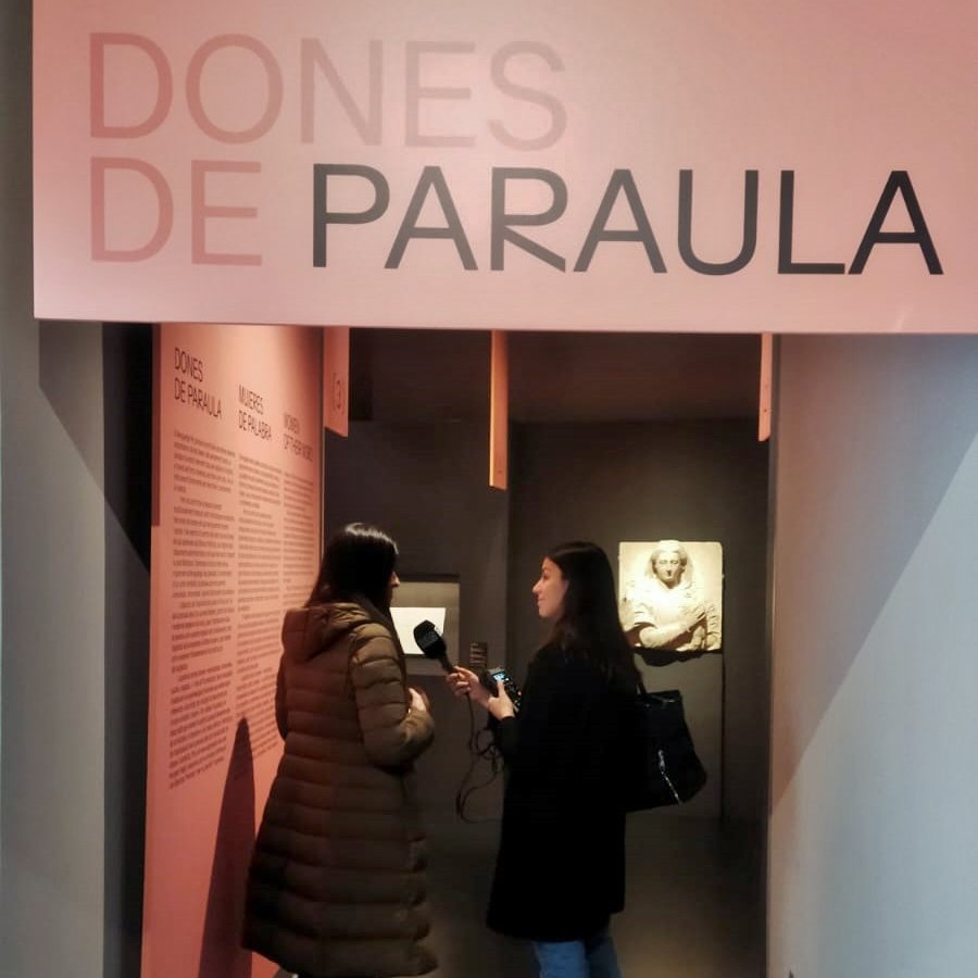 Museu Frederic Marès (@museufmares) on Twitter photo Avui es grava al Museu 🤫
🎥 Entrevista a <a href="/mgargante/">Maria Garganté</a>, comissària de 'Dones de paraula'.
🗨️No et perdis aquest viatge a través de la paraula des d’un univers femení.
🕙De dimarts a dissabte, de 10 a 19 h. Diumenges i festius, d'11 a 20 h Avui es grava al Museu 🤫
🎥 Entrevista a <a href="/mgargante/">Maria Garganté</a>, comissària de 'Dones de paraula'.
🗨️No et perdis aquest viatge a través de la paraula des d’un univers femení.
🕙De dimarts a dissabte, de 10 a 19 h. Diumenges i festius, d'11 a 20 h