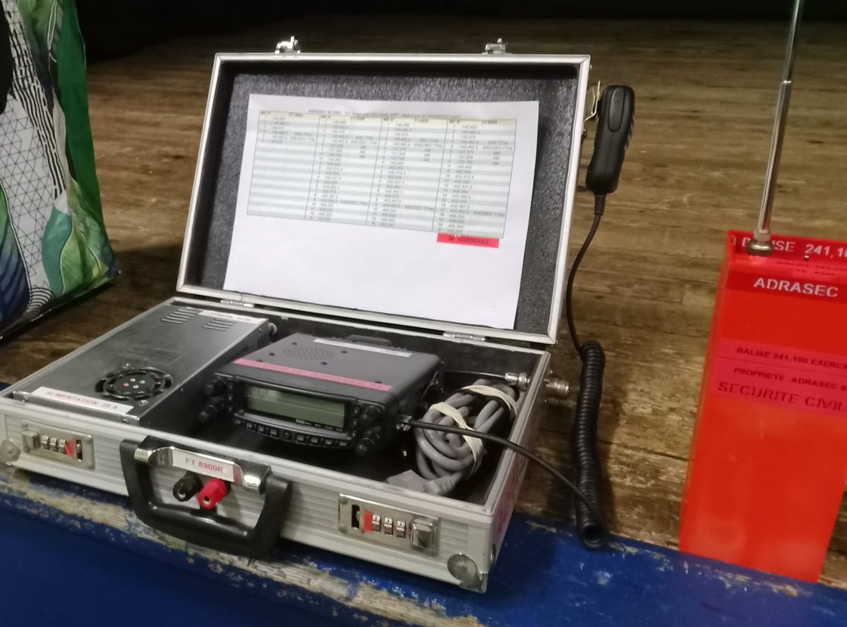 ADRASEC95's tweet image. 📅19/01/25 : se tenait l'Assemblée Générale Ordinaire de l'@ADRASEC95
👥Nouveau membre élu : André F4EOS, bienvenue au bureau
📻L'occasion de partager entre membres ainsi que notre RDZ (Eric F5NDA) et de présenter les valises d'intervention !
@fnrasec #adrasec #radioamateur