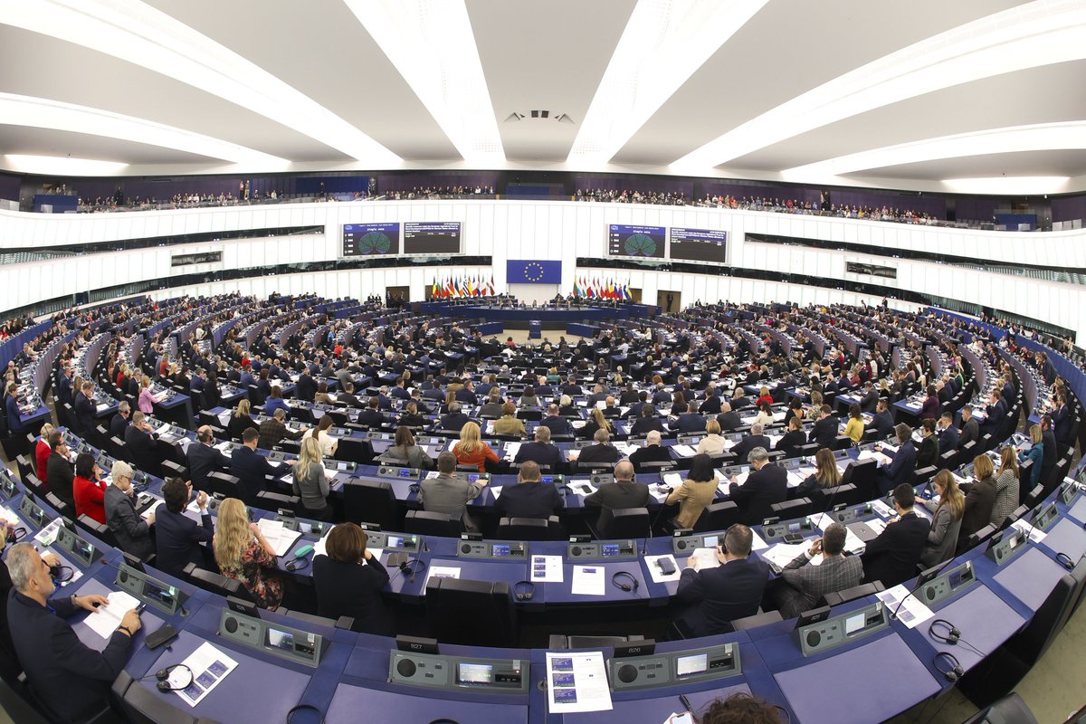 📢 Tjedna najava aktivnosti u <a href="/Europarl_EN/">European Parliament</a>. 📢

Najvažnije:
▶️ Provedba #AIact radi zaštite demokracije od strane vanjskog uplitanja i manipulacije algoritmima;
▶️ Budućnost odnosa 🇪🇺 i 🇺🇲;
▶️ Rasprava o programu #Poland25eu s premijerom <a href="/donaldtusk/">Donald Tusk</a>.
👇
europa.eu/!hQ8Fkg