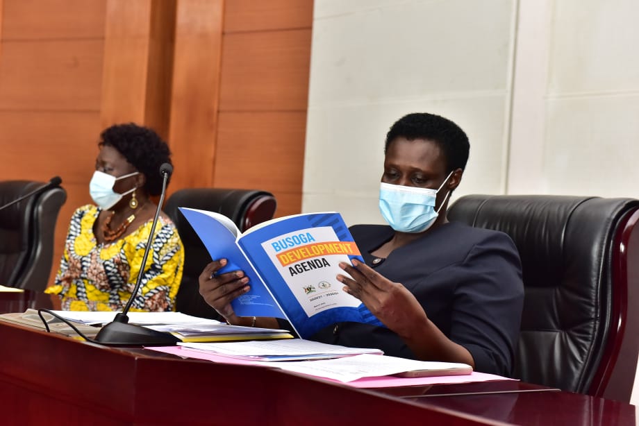 Rt. Hon. <a href="/RebeccaKadagaUG/">Rebecca Alitwala Kadaga</a>  presented the Busoga Development Agenda to H.E. Vice President <a href="/jessica_alupo/">Vice President Jessica Alupo</a>, demonstrating her unwavering commitment to advancing the region's growth and prosperity.