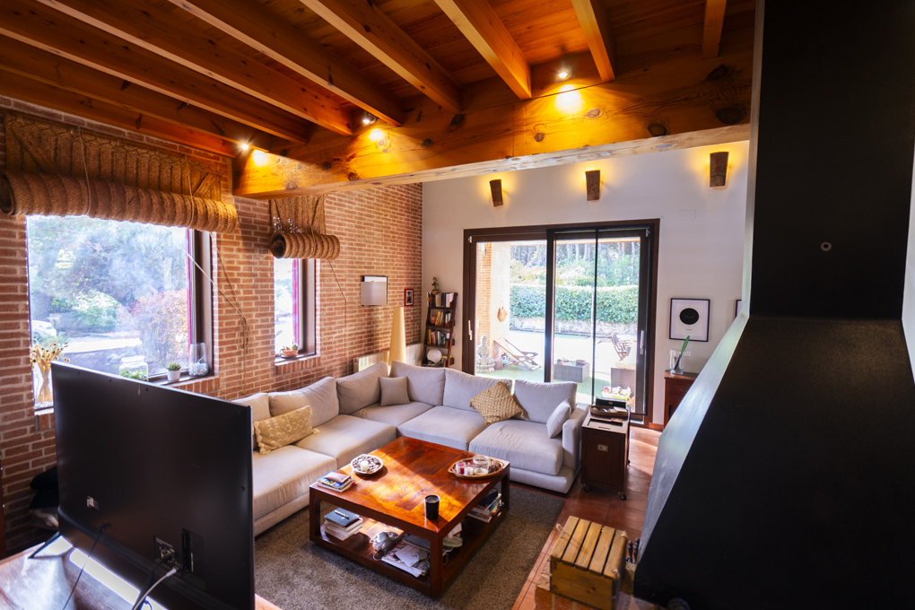 Te presentamos esta encantadora propiedad ubicada en una de las zonas más tranquilas de Galapagar, ideal para quienes buscan vivir en un entorno sereno sin alejarse de la comodidad de la ciudad. Más info
engelvoelkers.com/es/es/exposes/…