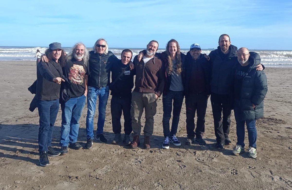 komabanda tweet media