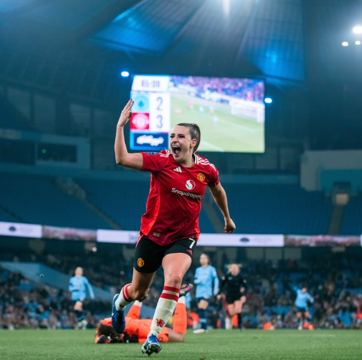 Ella Toone tweet media