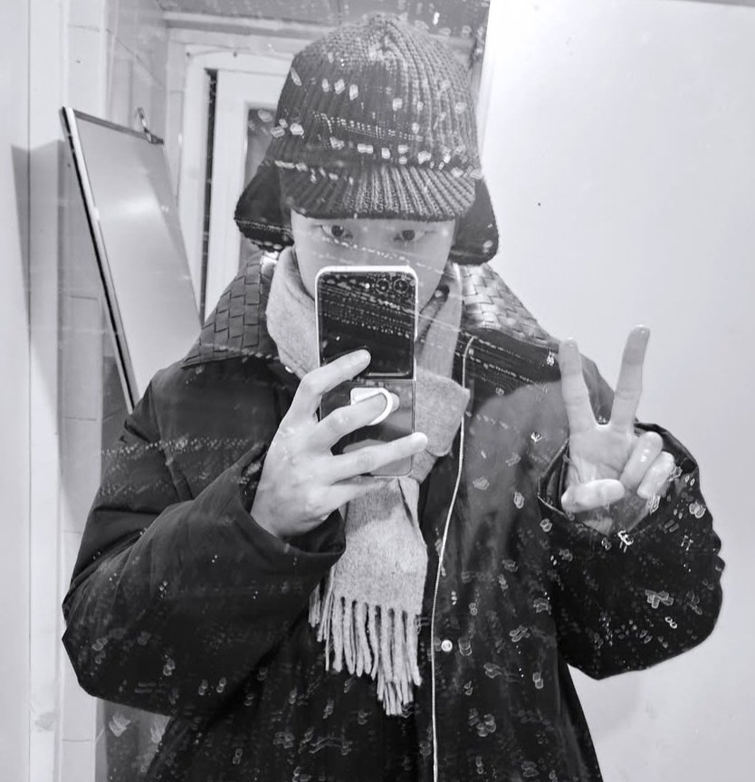 AusHdf's tweet photo. He hasn't changed one bit✌️ https://t.co/YeGDFVEMgu