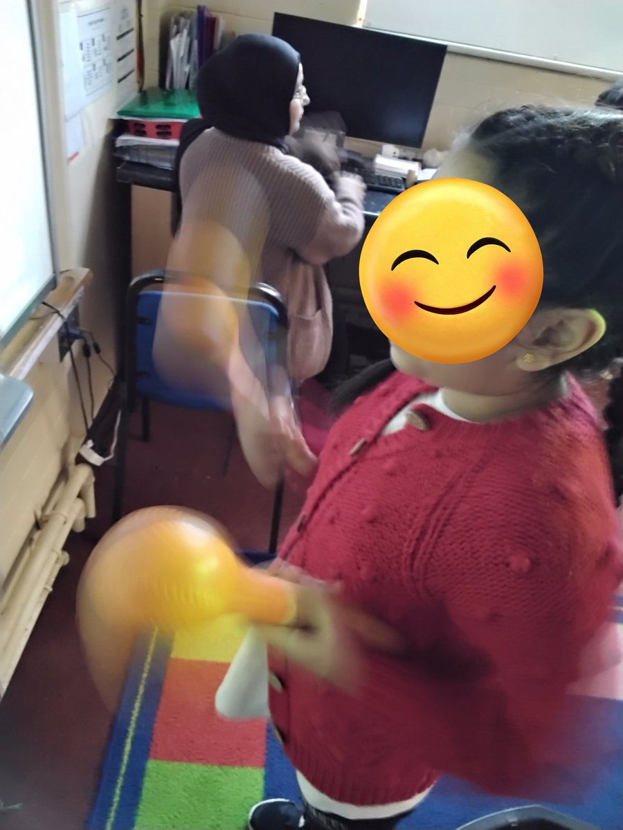 LeighPrimary's tweet photo. The children in the Nest have had a musical morning, exploring a variety of musical instruments. We were tapping, shaking and banging instruments to make music.
#nest #makingmusic #instruments #wellbeingday #therapeutic #happy #calm #lifelonglearners https://t.co/BQFo9Gf5Ej