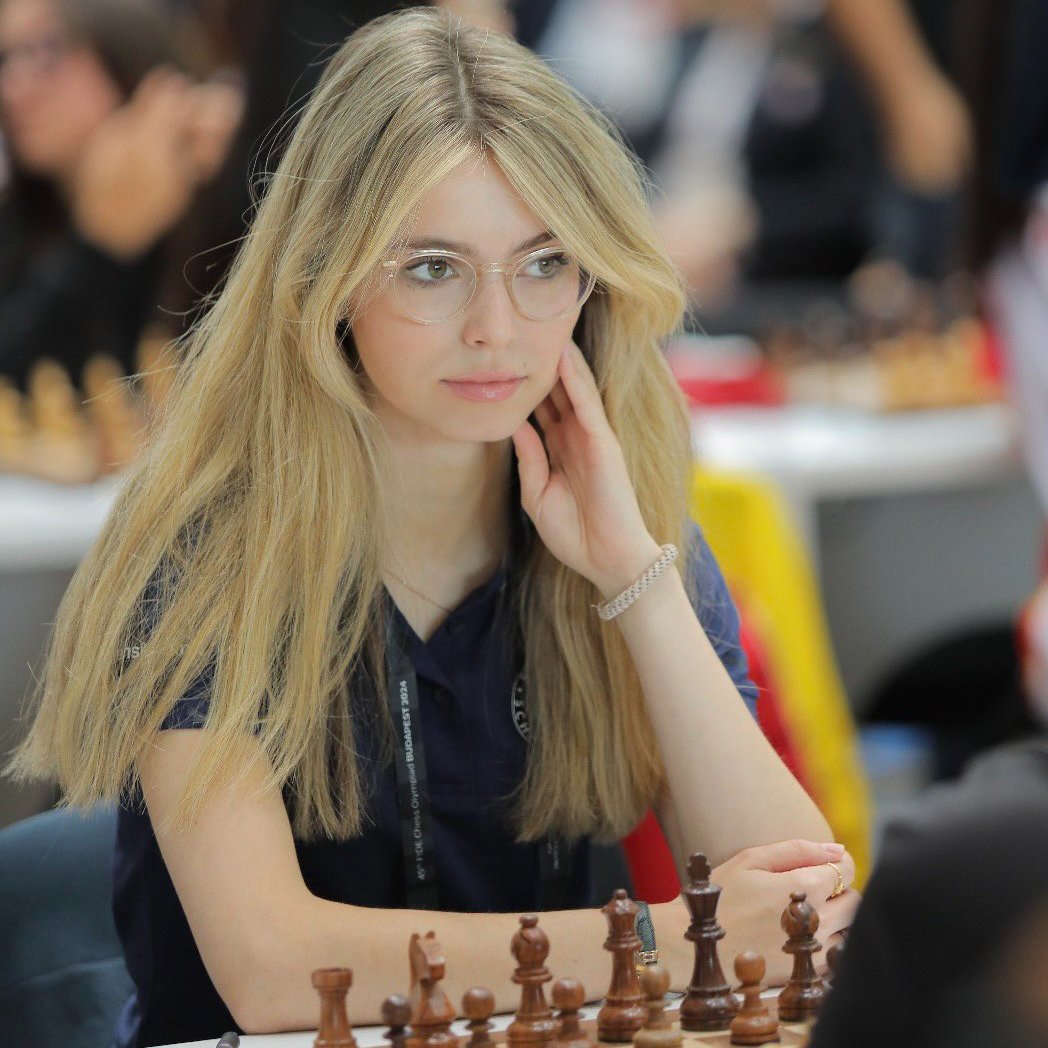 OnTheQueenside's tweet image. Congrats to the 2024 Content Creator of the Year: Anna Cramling!! 🥳🎉👏

Anna already won best Best Strategy Game Streamer at The Streamer Awards! It&apos;s no surprise she wins Content Creator of the Year for the 3rd year in a row too!

#chess #ChessYearAwards