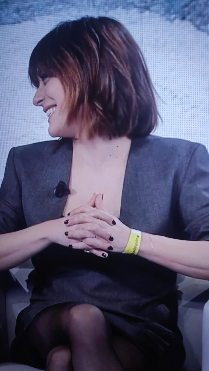 Anche a <a href="/chetempochefa/">Che Tempo Che Fa</a> il sorriso di <a href="/LodoValentina/">Valentina Lodovini</a> si accompagna alla richiesta di #veritapergiulioregeni
Grazie  Valentina 💛💛💛 #20gennaio 
#Regeni #OndaGialla #PopoloGiallo