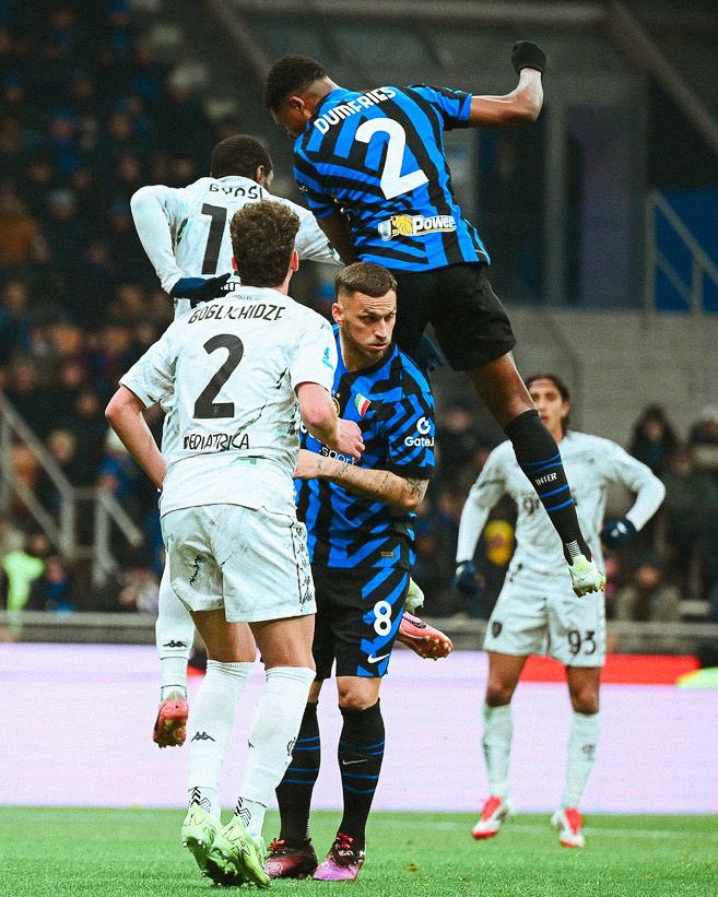 Denzel Dumfries tweet media