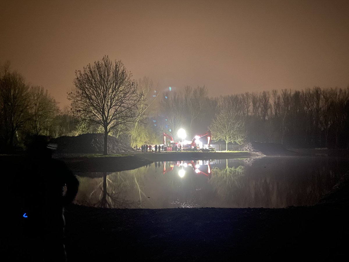 LatynNL's tweet photo. #Bizar dat projectontwikkelaar DLR, terwijl de #natuurvergunning is #geweigerd door de provincie (DLR heeft bezwaar gemaakt, de procedure loopt nog) met machines de natuur nu omploegt.

Woensdag naar het #provinciehuis .
Statencommissie Landelijk Gebied 14:00 uur.

#Vlietland https://t.co/oEWzoZ1nx7