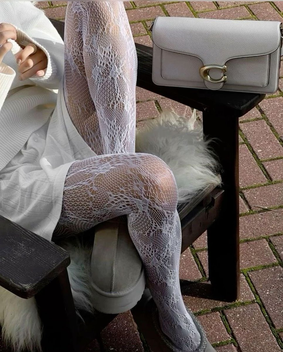 badestoutfit's tweet photo. lace tights https://t.co/fFs0vwEs2W