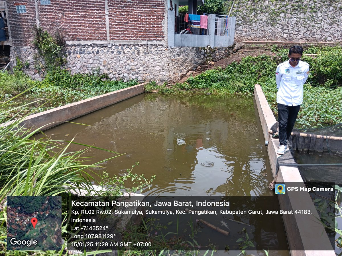 fit_nurlestari's tweet photo. Rabu (15/01), Fitria Nur Lestari, Luhkan Garut, di Pokdakan Bhineka Sejahtera Ds Sukamulya, Sosialisasi Kartu Pelaku Usaha Kelautan dan Perikanan (KUSUKA) & Pengecekan Kolam anggota kelompok #GiatLuhkanSatminkalbogor #KabGarut #Aktivitas
@brpbatpp_bogor
@pusluh_bppsdm
@bppsdm_kp https://t.co/sGtb2vUfbm