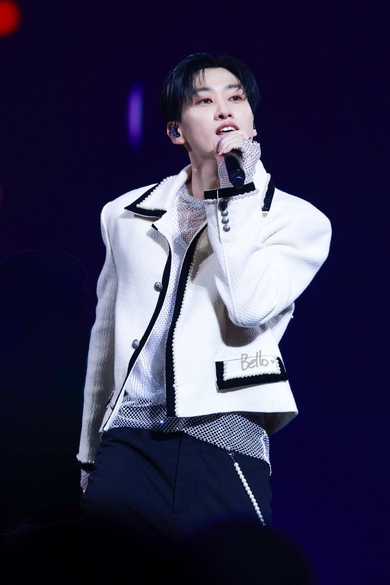 can you feel it? 🐰 *jump*

20250119 ECLIPSE in Macau Day 2

<a href="/SJ_DnE_official/">SUPER JUNIOR-D&E official</a> <a href="/AllRiseSilver/">Dalnim</a> #EUNHYUK #이혁재 #은혁 #ウニョク #銀赫 #ECLIPSE_in_MACAU #ECLIPSEinMACAU #DnE_ECLIPSE_in_MACAU