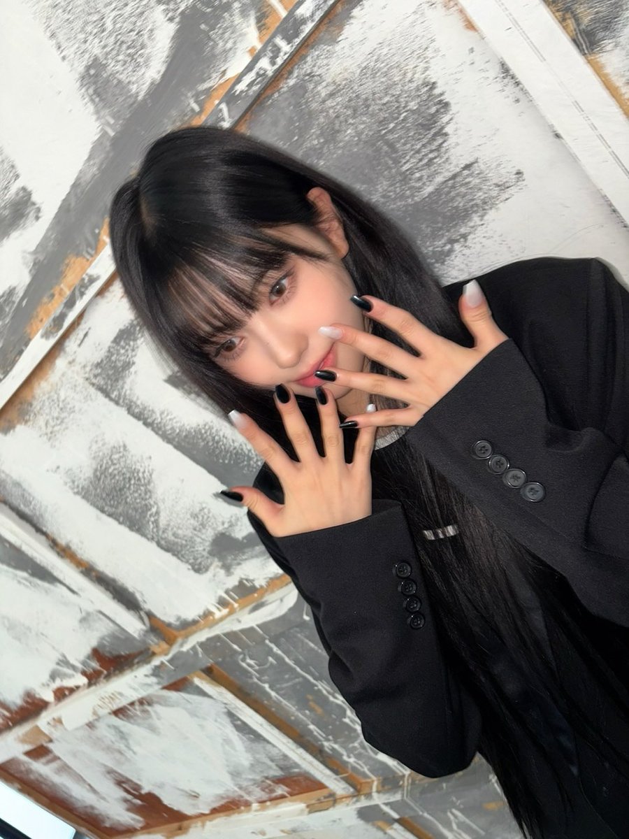 izna_offcl's tweet image. [izME📮]

🖤🖤🖤

#izna #이즈나
#KOKO #코코