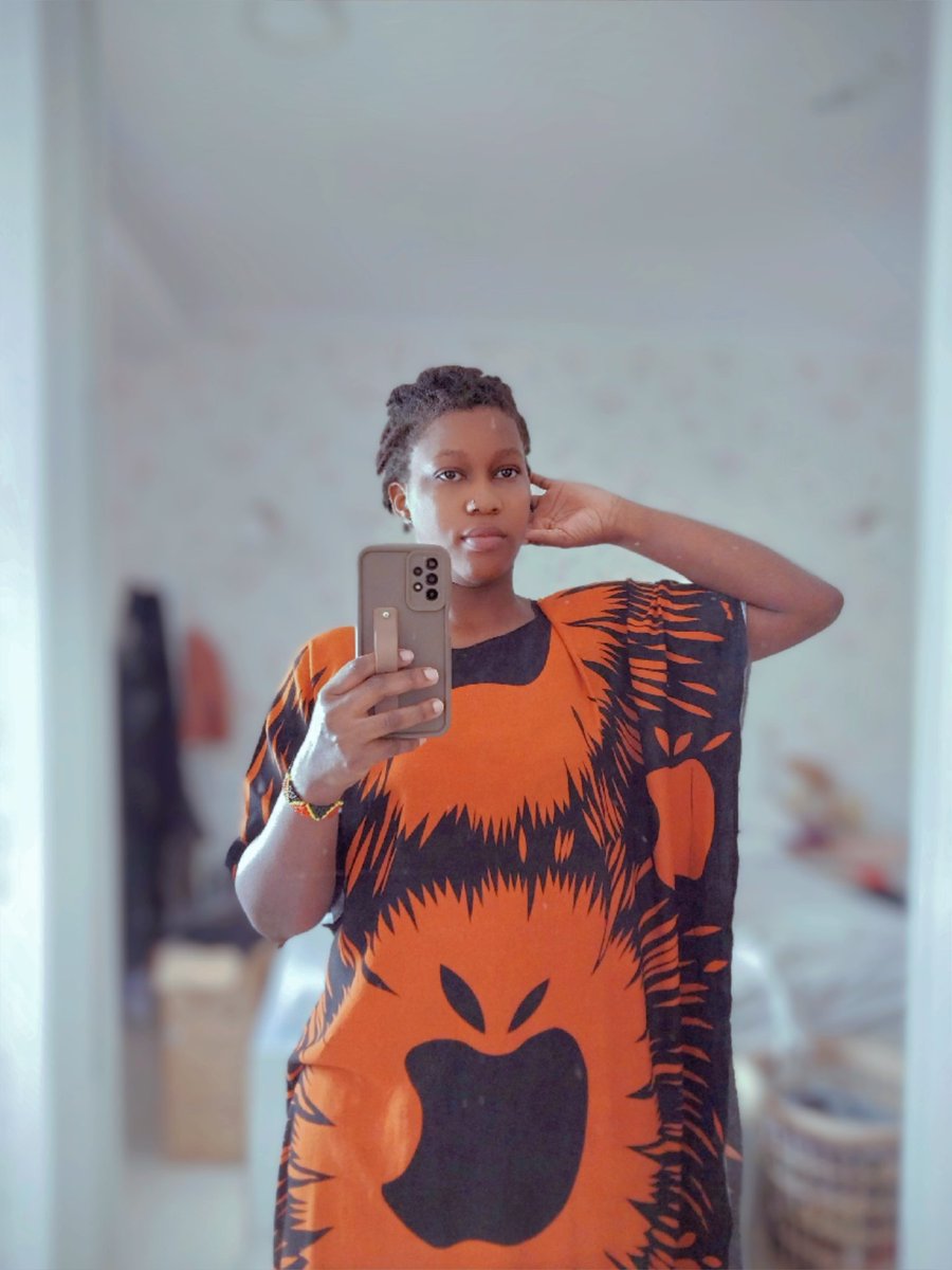 EronEvelyn's tweet photo. I went downtown and  sacrificed my 150k .. brought 15 dresses of the kind in the picture below ...brought each at 10k ..Travelled with them back to Saudi Arabia ...Guess wat 👀😁Am selling each dress at 150k 🤭😅😅and so far 7 dresses are gone 💃AM SO PROUD OF MYSELF 💥❤️ https://t.co/TFucqpCJ8k