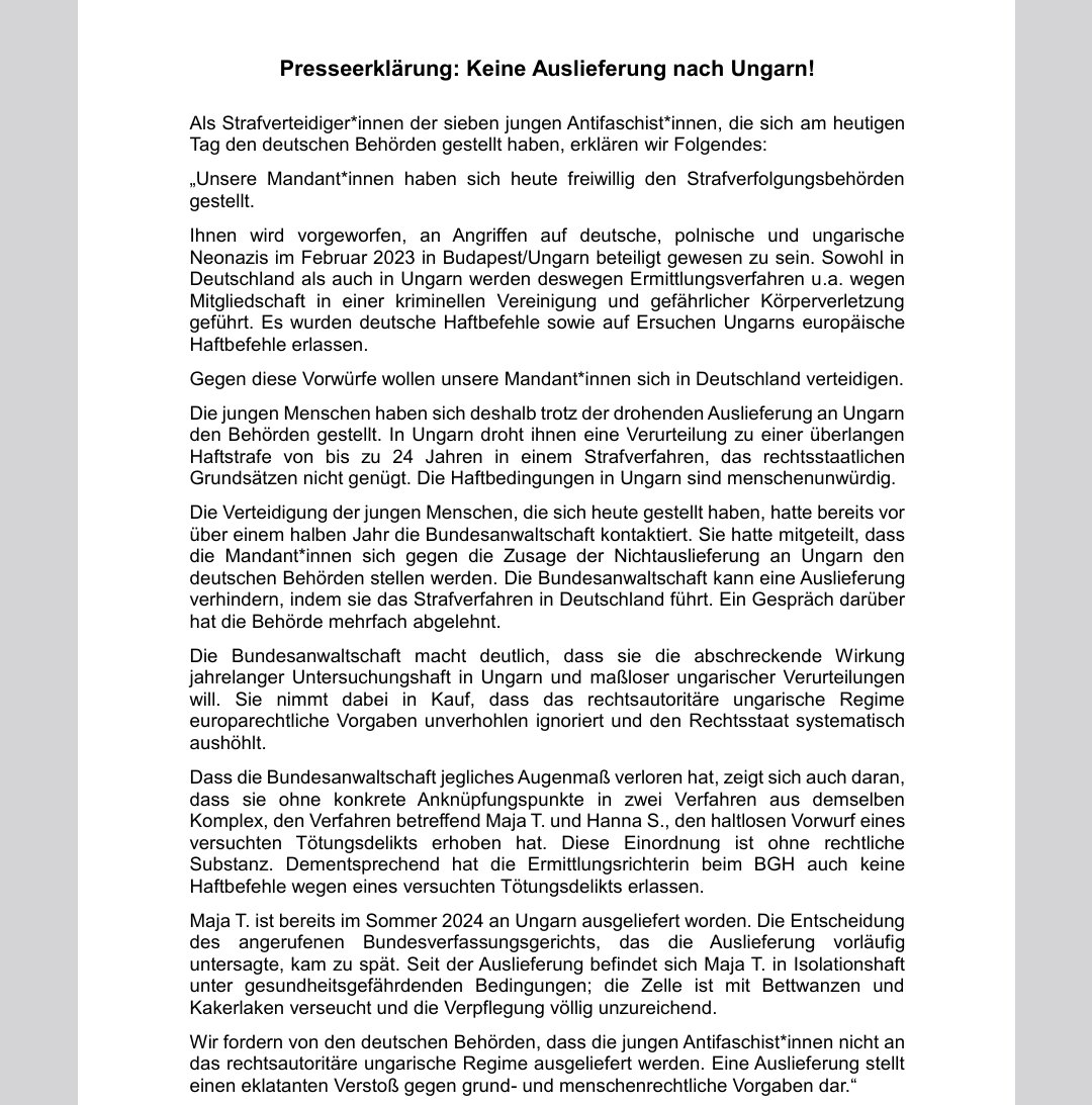 Sieben wegen #Budapest untergetauchte Antifaschisten haben sich heute den deutschen Behörden gestellt. Sie wollen sich hier den Vorwürfen stellen und nicht nach Ungarn ausgeliefert werden.