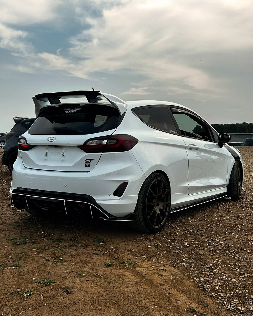 This Frozen White 2019 Fiesta ST is packing serious punch with 220BHP and mods from Airtec, Miltek, Revo, and more! From the induction kit to the matte bronze alloys, every detail has been dialled in for performance and style. 📷Hot Hatch! 📷📷