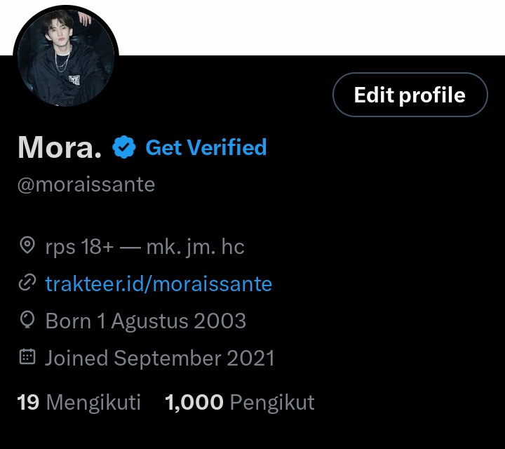 Loh, udah nambah aja. Happy sejuta lagi, thank you all! ^_^