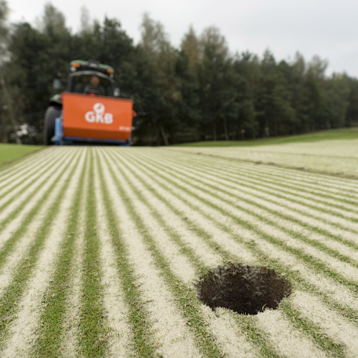 Greenkeepers - If you're interested in the following, you're in luck! You can find information on all of these (and more!) on the GKB stand at #BTME this week 😍 Come and find us on stand 644, we look forward to seeing you!

🌱 Topdressers
🌱 Aerators
🌱 Seeders
🌱 Scarifiers