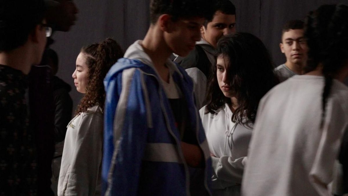 Le documentaire Château Rouge raconté par sa réalisatrice
Hélène Milano explique la création de ce film passionnant sur l’école qui suit une classe de troisième au fil d’une année scolaire décisive pour son orientation.

buff.ly/3PHubv7