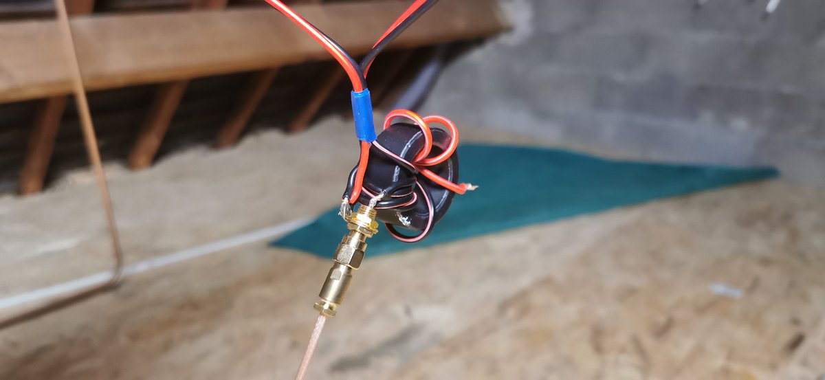 lambdaprog's tweet image. I&apos;m out of names for YouLoop variations. This one uses a standard stranded pair. Not even twisted.
Very good performance over the entire HF band with the diamond shape and the right transformer. #airspy #youloop #youtwist #youflat