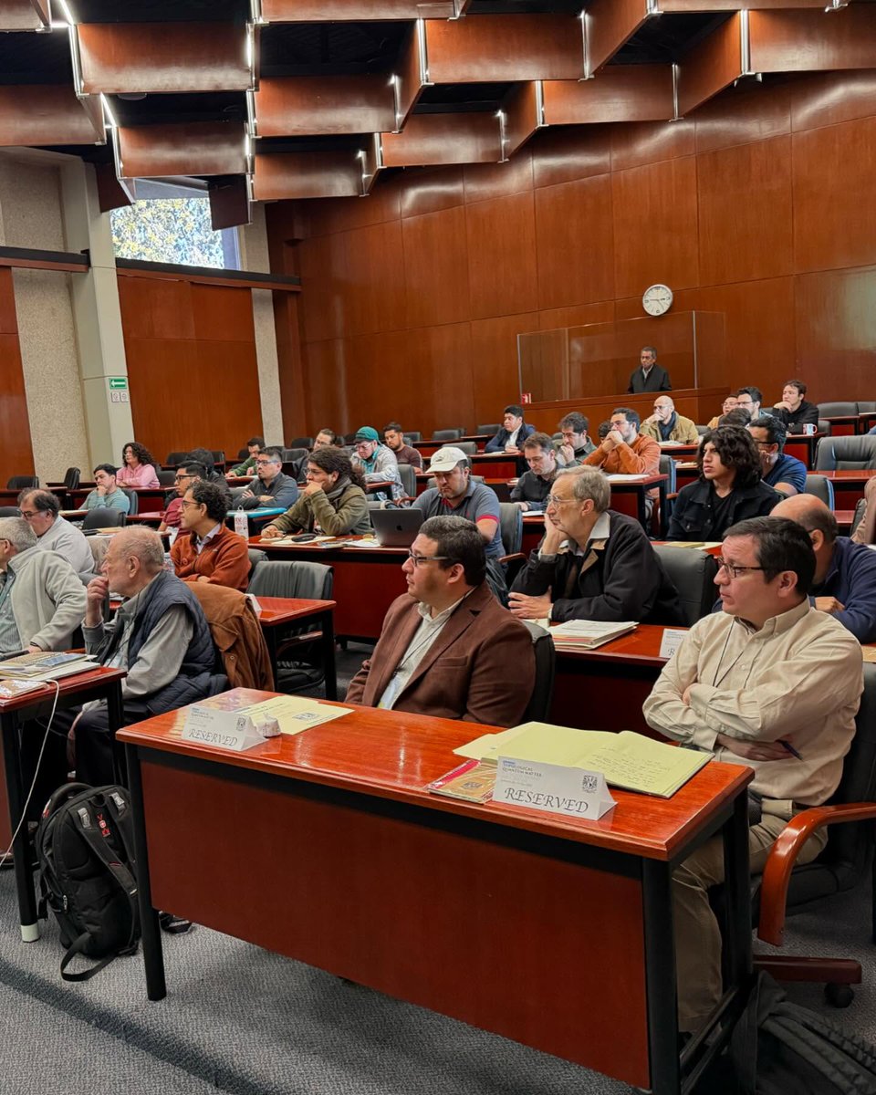 #FelizLunesATodos 

Con la aprticipación de más de 50 investigadores y estudiantes de todo el país, hoy se inauguró el Workshop "Topological Quantum Matter: foundations and applications" en el #ICN 

Puedes seguir la transmisión en nuestro canal de Youtube
youtube.com/@ICN_UNAM_Ofic…