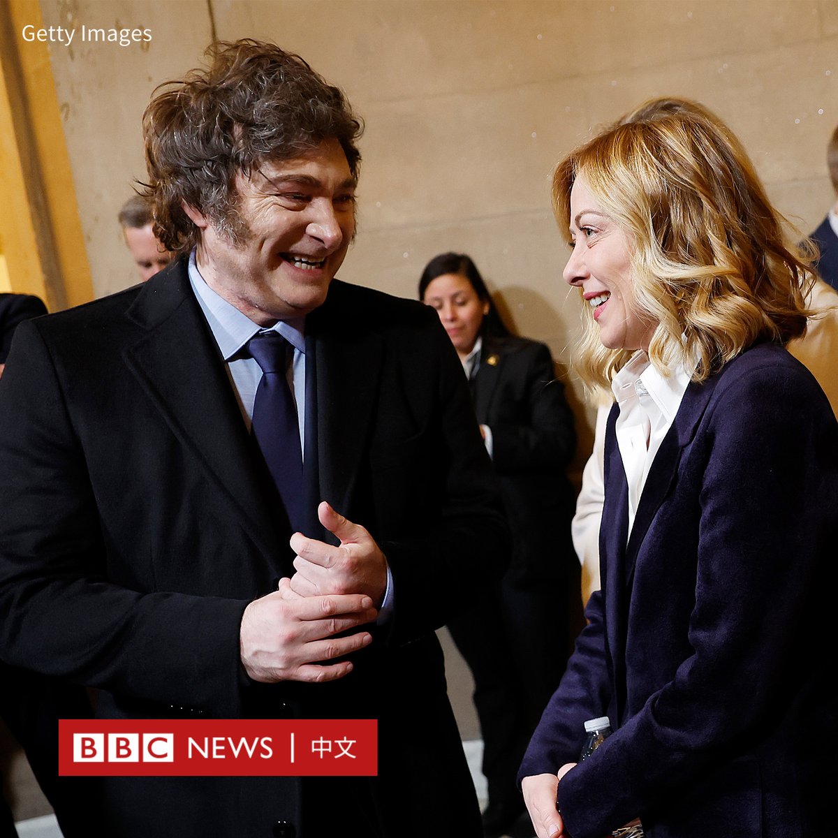 特朗普即将宣誓就任美国第47任总统。从科技公司老板、前总统，到国外政要，位于华盛顿的国会大厦圆形大厅已经挤满了来宾。 由于天气严寒，这是美国 数十年来首次将总统的就职仪式移师室内。 BBC News 中文