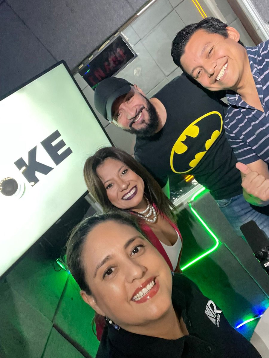 somosavr's tweet photo. Visitando a nuestros amigos de los medios para compartir información sobre “Emociones al Aire” en el Show Aéreo Ilopango 2025. Este 1 y 2 de febrero. Todo listo.
#RelacionesPublicas #GiraDeMedios #AVRmultimedia #SomosMás https://t.co/bAgWBfxUF0 Ilopango Airshow Oficial https://t.co/OM0F9Yjwo1