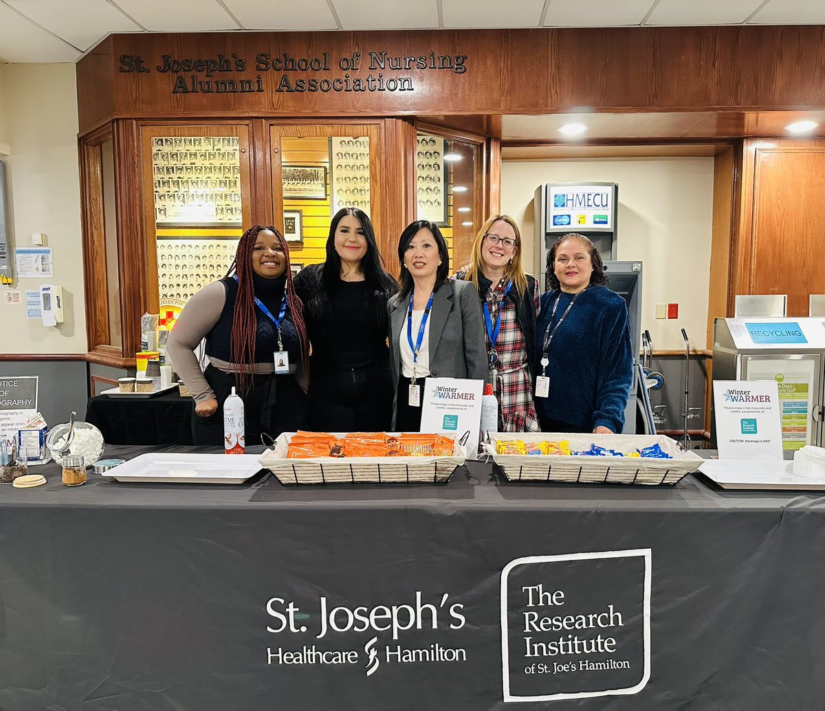 Ann Kuganathan (@annswathyk) on Twitter photo Perfect day for free hot chocolate and cookies ☕️🍪
Thank you <a href="/ResearchStJoes/">The Research Institute of St. Joe's Hamilton</a>!! #winterwarmer Perfect day for free hot chocolate and cookies ☕️🍪
Thank you <a href="/ResearchStJoes/">The Research Institute of St. Joe's Hamilton</a>!! #winterwarmer