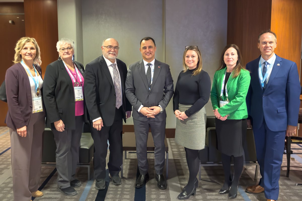 MichaelParsa's tweet photo. Day 2 of #ROMA2025 is underway!

This morning, I met with @RenfrewCounty  and @CityPembroke to discuss the $1.7 Billion our government is investing in child welfare across #Ontario.

Thank you to Warden @PeterEmon1 and the teams from Renfrew and Pembroke for a productive discussion.