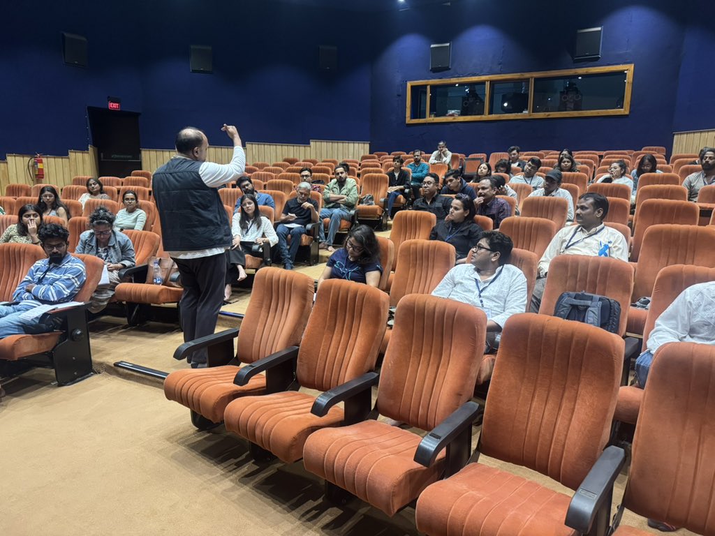 FTIIOfficial's tweet photo. Shri. Amlan Chakraborty took the participants on a fascinating journey, explaining the nuances of film editing in the second session of the Winter Film Appreciation Course
#WFAC #FTII #NFAI #NFDC https://t.co/HLCEQ3YdBU
