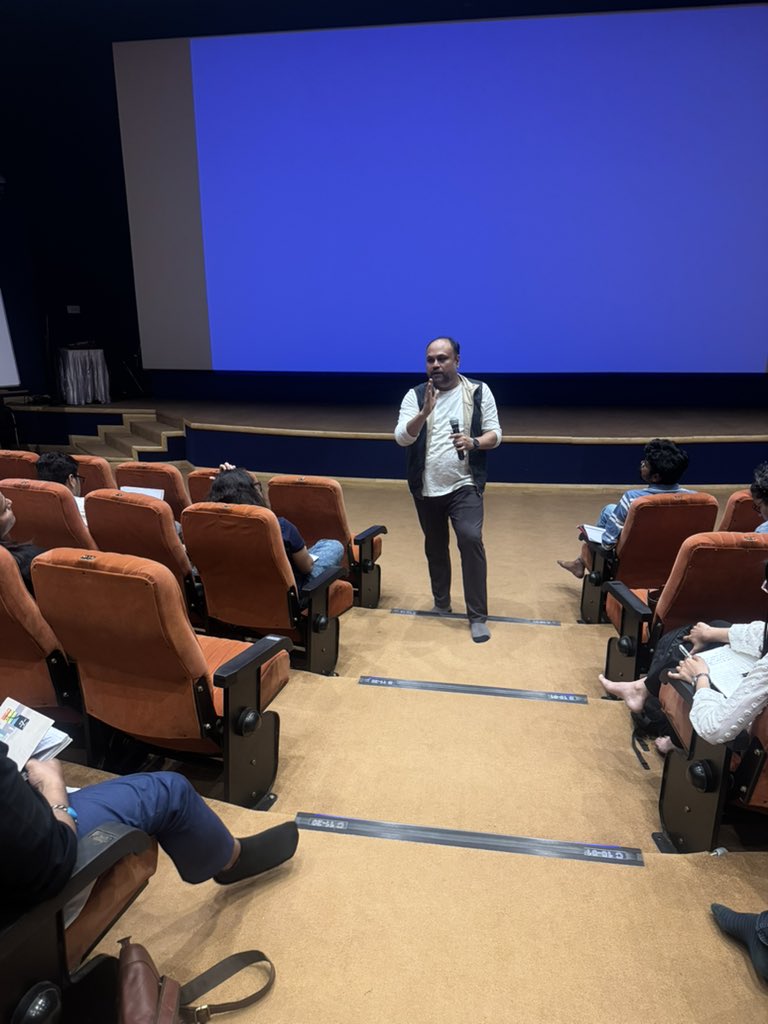 FTIIOfficial's tweet photo. Shri. Amlan Chakraborty took the participants on a fascinating journey, explaining the nuances of film editing in the second session of the Winter Film Appreciation Course
#WFAC #FTII #NFAI #NFDC https://t.co/HLCEQ3YdBU