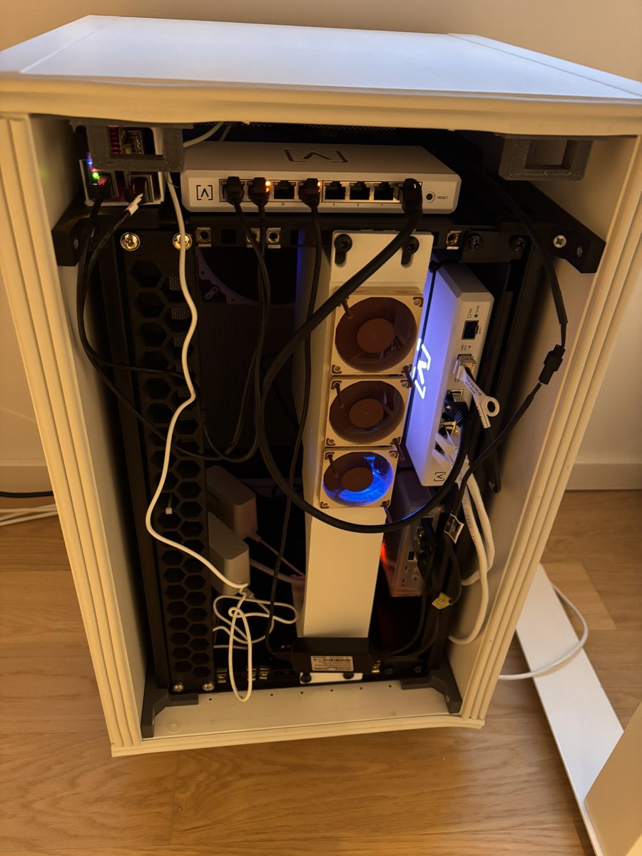 Matthias tweet media