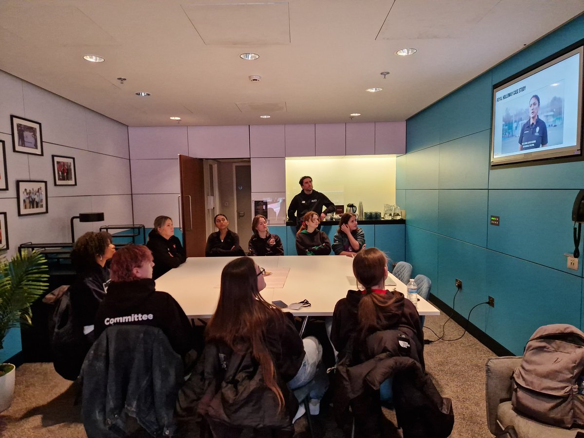 Brilliant day with students from across London universities as part of the London Uni REC programme, working with them to embed rec football as part of their women's football offer. 

A huge thanks to @StephPowell44 &amp; <a href="/SeanLofting/">Sean</a> for delivering motivational workshops.