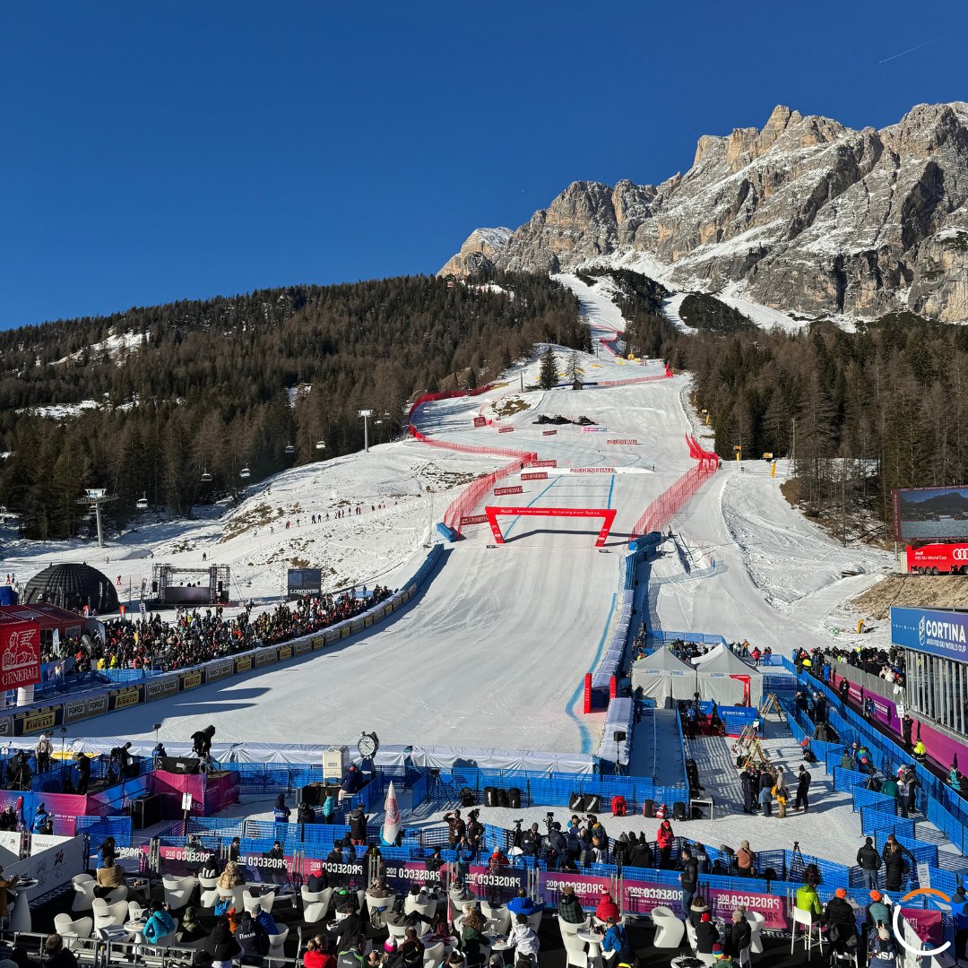 CommunityGroup_'s tweet image. Sport e futuro si incontrano a Cortina!
🏆 Due vittorie italiane sulla leggendaria Olympia delle Tofane 🇮🇹 Test event in vista di #MilanoCortina2026 con 200+ giornalisti accreditati. 
Community al fianco di @fond_cortina per la comunicazione corporate e istituzionale!