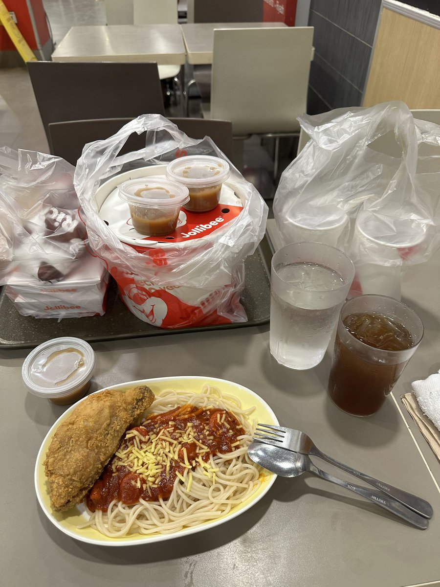 Night Walk x Jollibee ✨