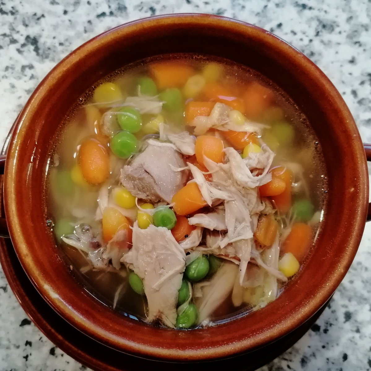 MikeKocht's tweet photo. Heute frisch gekocht, die Fotos sind aber vom letzten Mal! ;-)
#Suppentopf "Altwien" - vom #Hendl (#Huhn) - mit Nudeln
https://t.co/aMrolfppD9 https://t.co/hEeKThARLD
