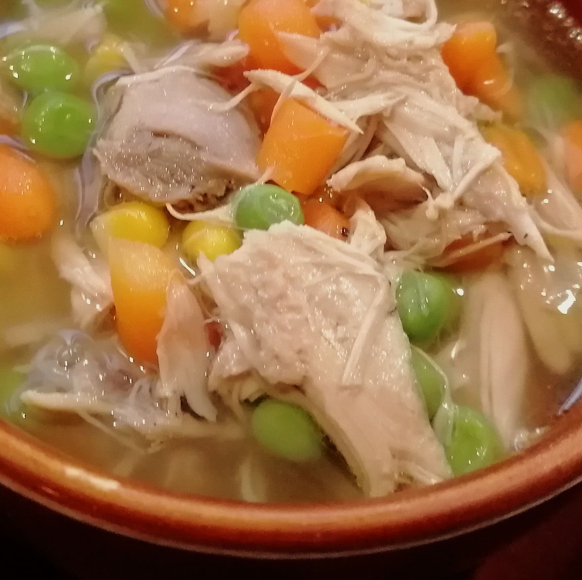 MikeKocht's tweet photo. Heute frisch gekocht, die Fotos sind aber vom letzten Mal! ;-)
#Suppentopf "Altwien" - vom #Hendl (#Huhn) - mit Nudeln
https://t.co/aMrolfppD9 https://t.co/hEeKThARLD