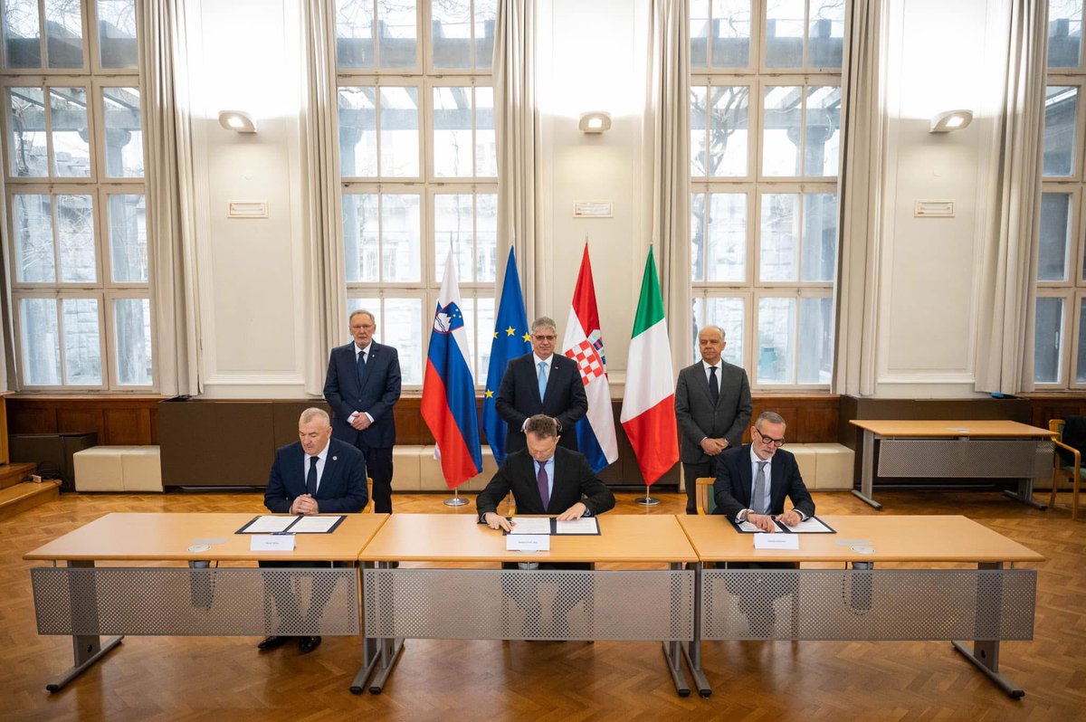 2025Go's tweet image. 🌍 GO! Borderless: Free movement confirmed for the European Capital of Culture!

During GO! 2025, no additional restrictions will impact crossing the border between Nova Gorica and Gorizia, ensuring seamless access for all visitors.

#GoBorderless