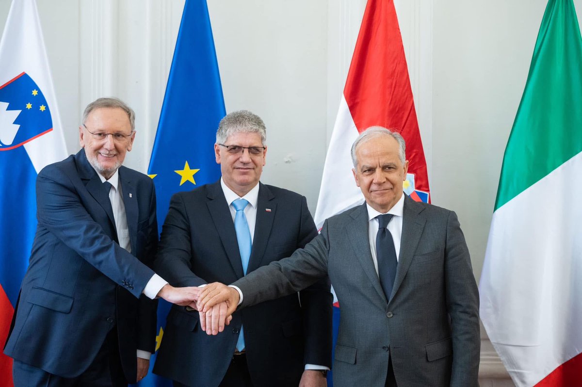 2025Go's tweet image. 🌍 GO! Borderless: Free movement confirmed for the European Capital of Culture!

During GO! 2025, no additional restrictions will impact crossing the border between Nova Gorica and Gorizia, ensuring seamless access for all visitors.

#GoBorderless