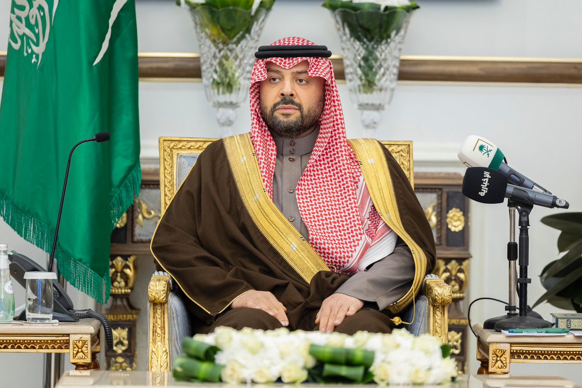 وجه سمو الأمير <a href="/fksalsaud/">فيصل بن خالد بن سلطان</a> أمير منطقة #الحدود_الشمالية  ببحث إطلاق جمعية متخصصة بالحرف اليدوية تُعنى بالحفاظ عليها، ودعم الحرفيين، وتنمية هذا القطاع الحيوي، ضمن جهود تعزيز التراث الثقافي والهوية الوطنية وتسليط  الضوء على أهمية هذا الإرث الوطني ودوره في تحقيق التنمية المستدامة.