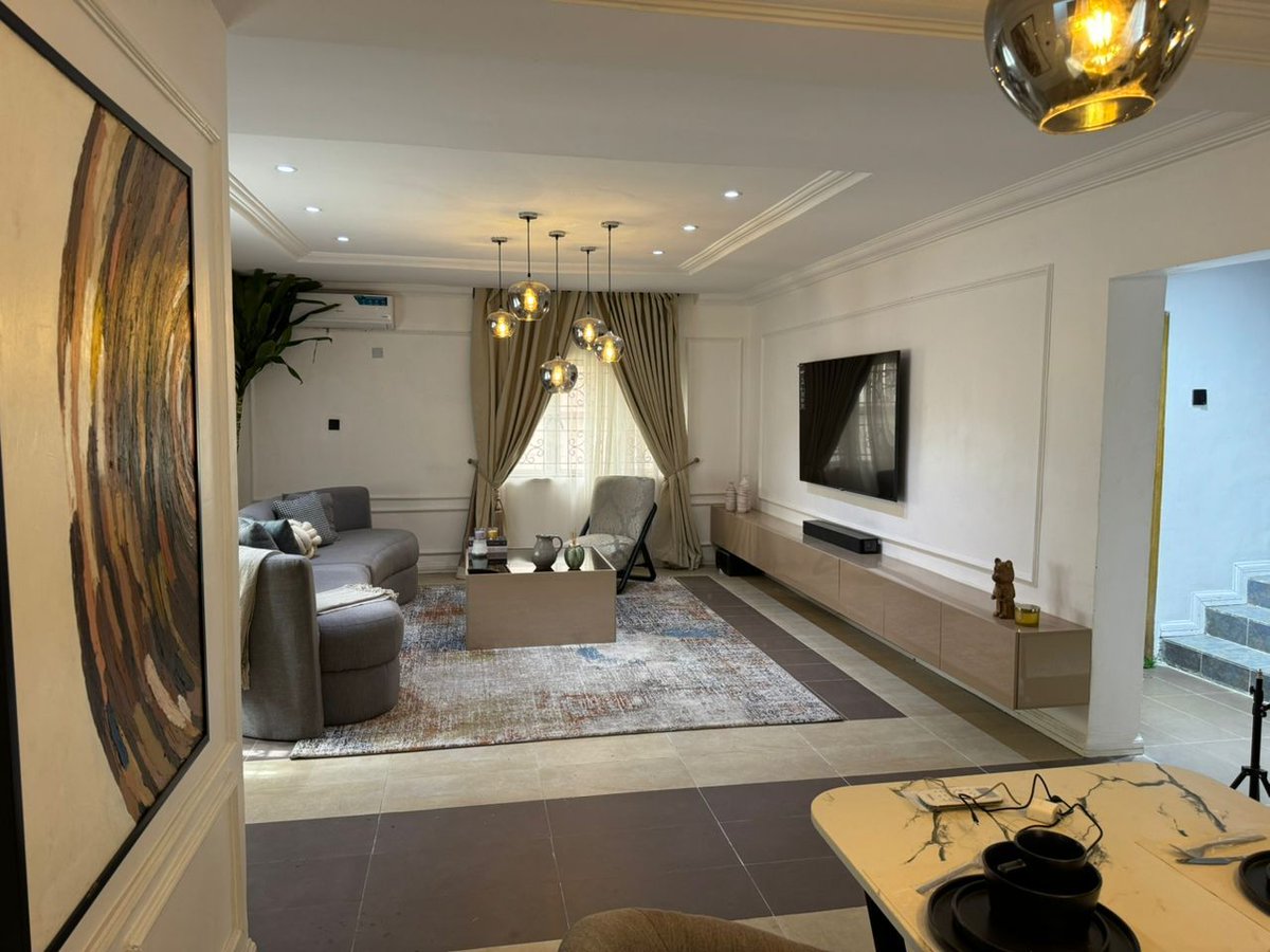 projson_tw's tweet image. RENT NOTIFICATION! 🚨 4-bedroom furnished house with BQ in Osapa London. Rent: ₦15M. Service Charge: ₦1.5M. Caution: ₦1M. #OsapaLondon #RentNotification #LagosRealEstate #NigerianRealEstate #RealtorLife #LagosRentals