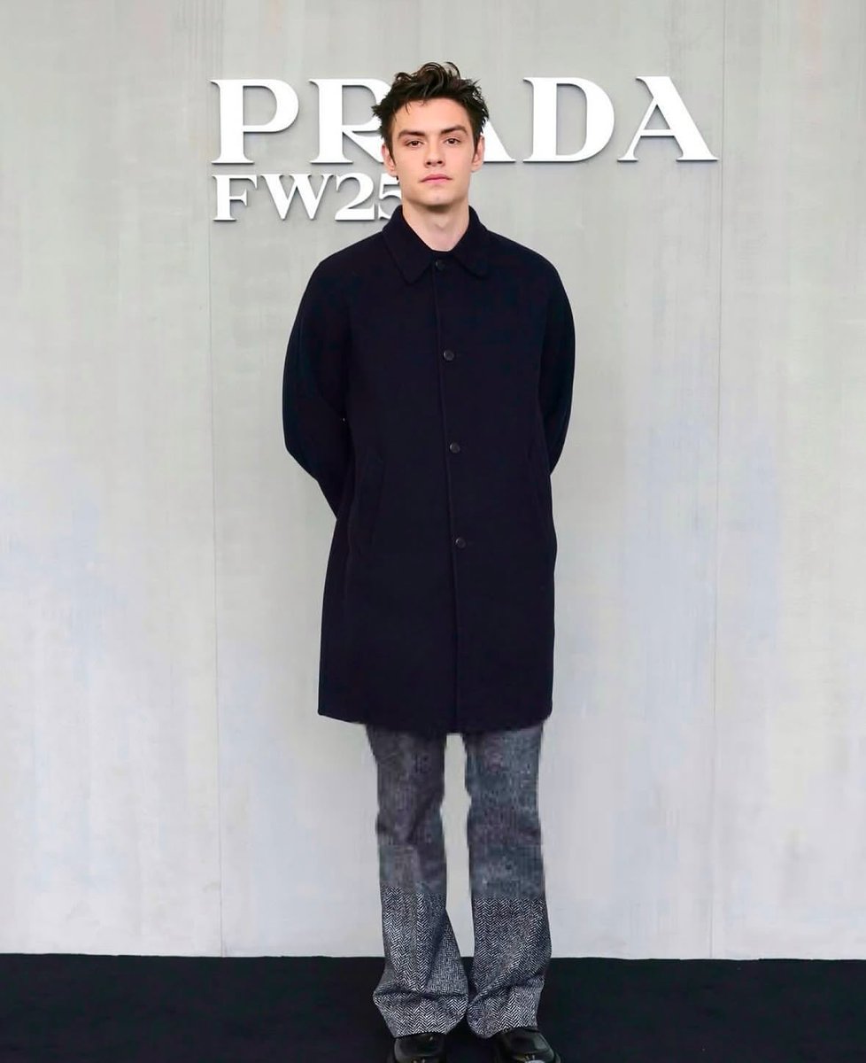 Serving fierce looks with my fresh cut at Prada Fashion Week ‘25, no cap.