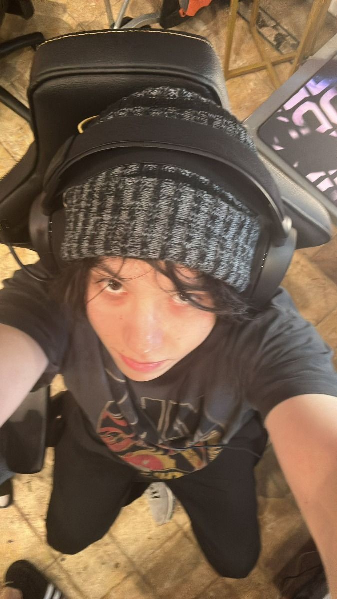 fl0werrb0y_'s tweet photo. sillies https://t.co/uNyhINtdGa