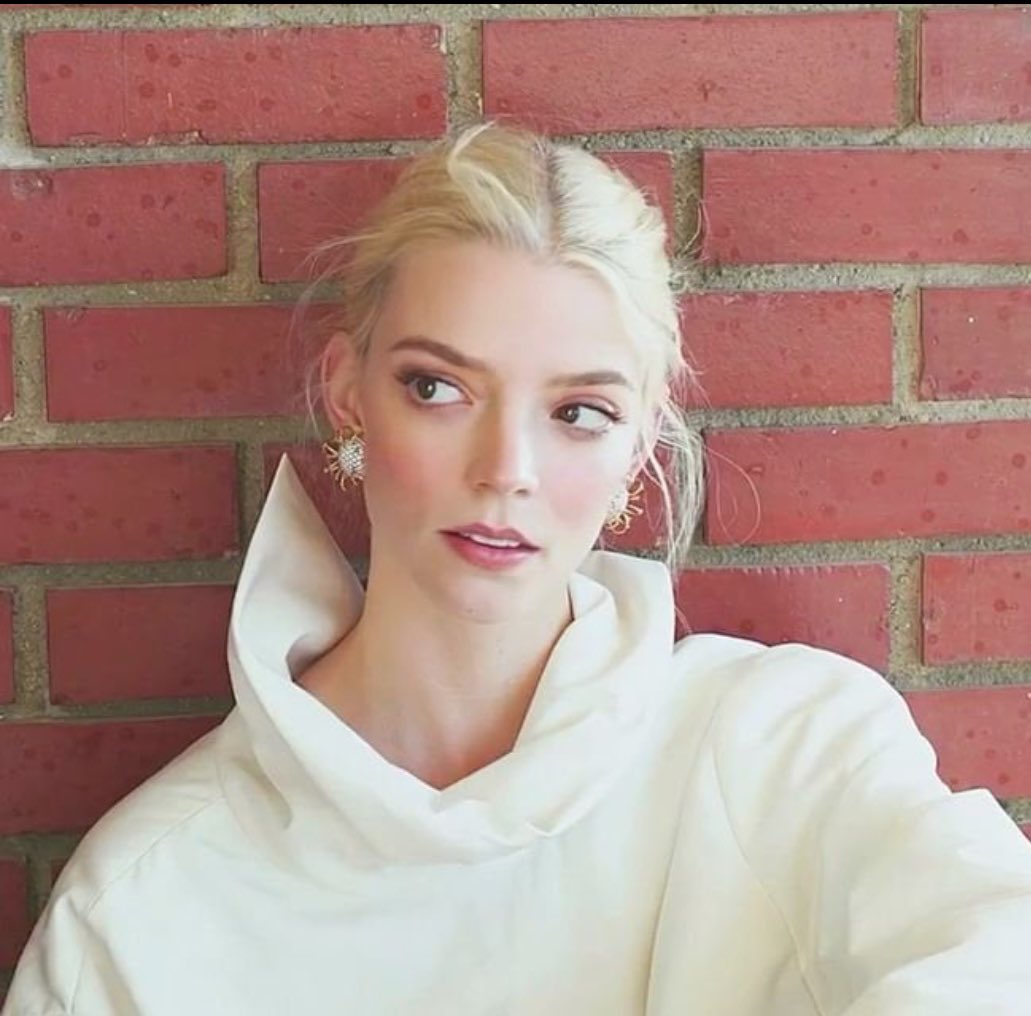 Monzo Celebs ~ fan account tweet media