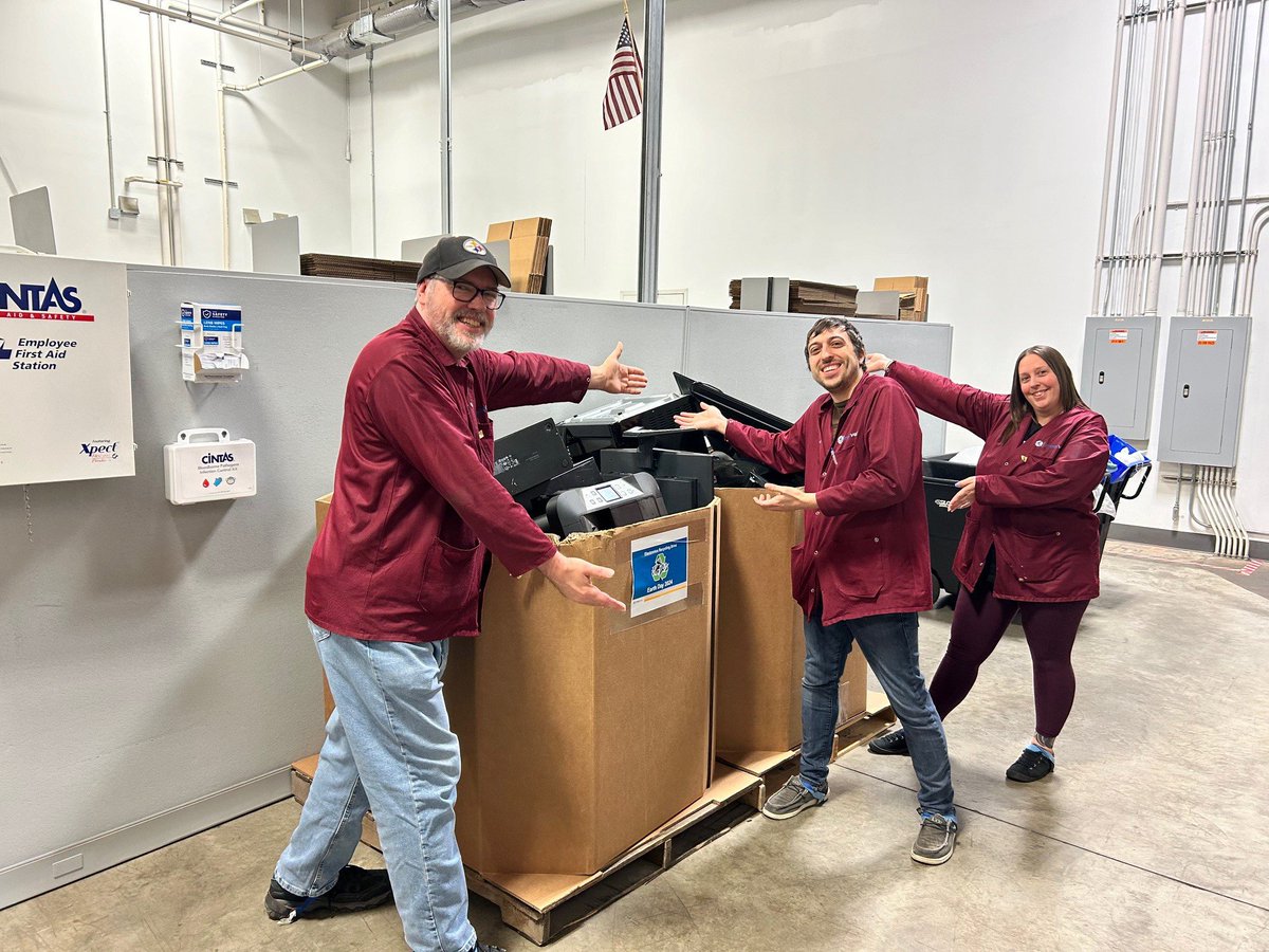 “Everybody can be great because everybody can serve.” - Rev. Martin Luther King Jr.

On this National Day of Service, we honor Rev. King and acknowledge our generous employees who live his lesson by serving our communities throughout the year. #MLK #MLKDay #service