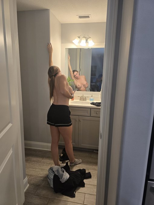 Would you bend me over the counter and have your way with me? https://t.co/gGLFTSCZ3V